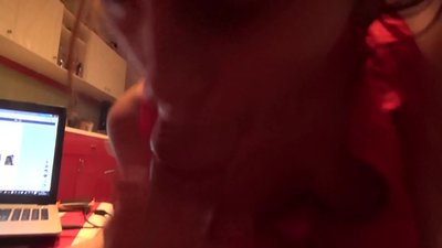 घरमा कोही नभएको बेला स्कूलकी छात्राले आफ्नो भाइको डिक चुसिन्